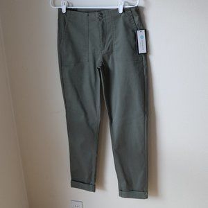 Cuffed trousers with pockets